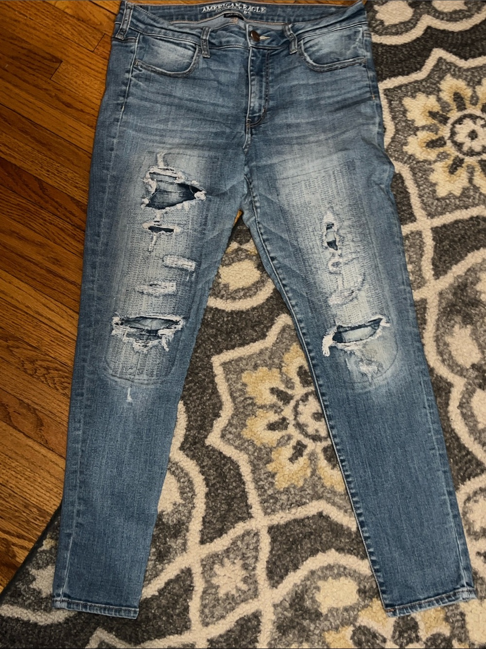 American Eagle Outfitters Light Blue Distressed Jegging Jeans